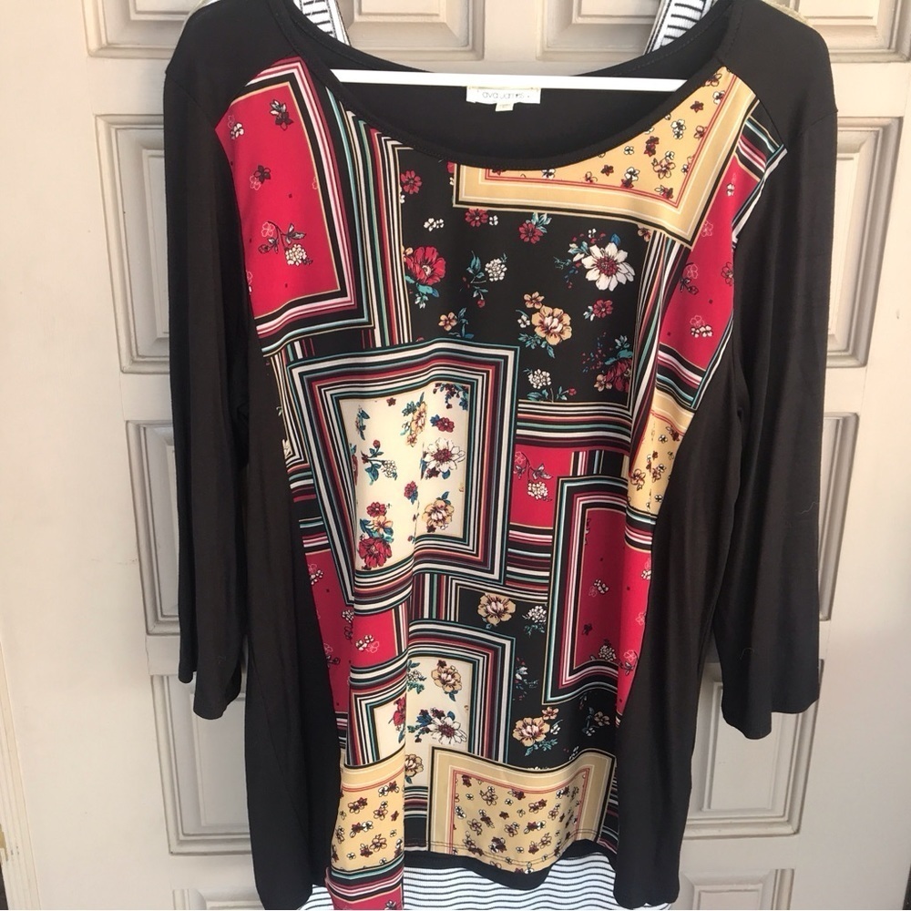 Ava James Pullover Round Neck SzL 3/4 Sleeve Black/Graphic Print Spandex Blend